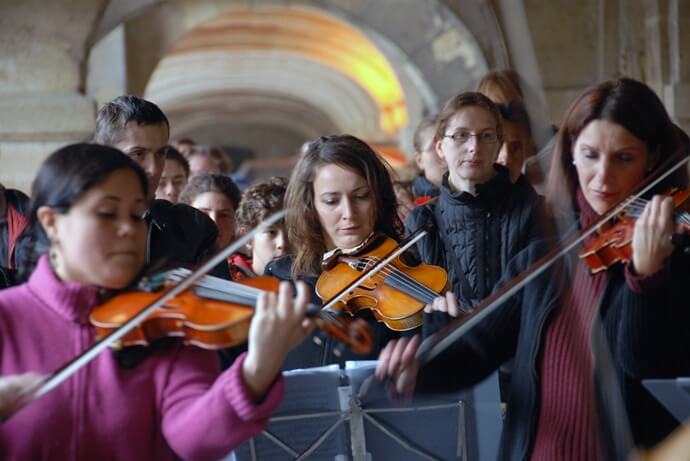 learning to play violin